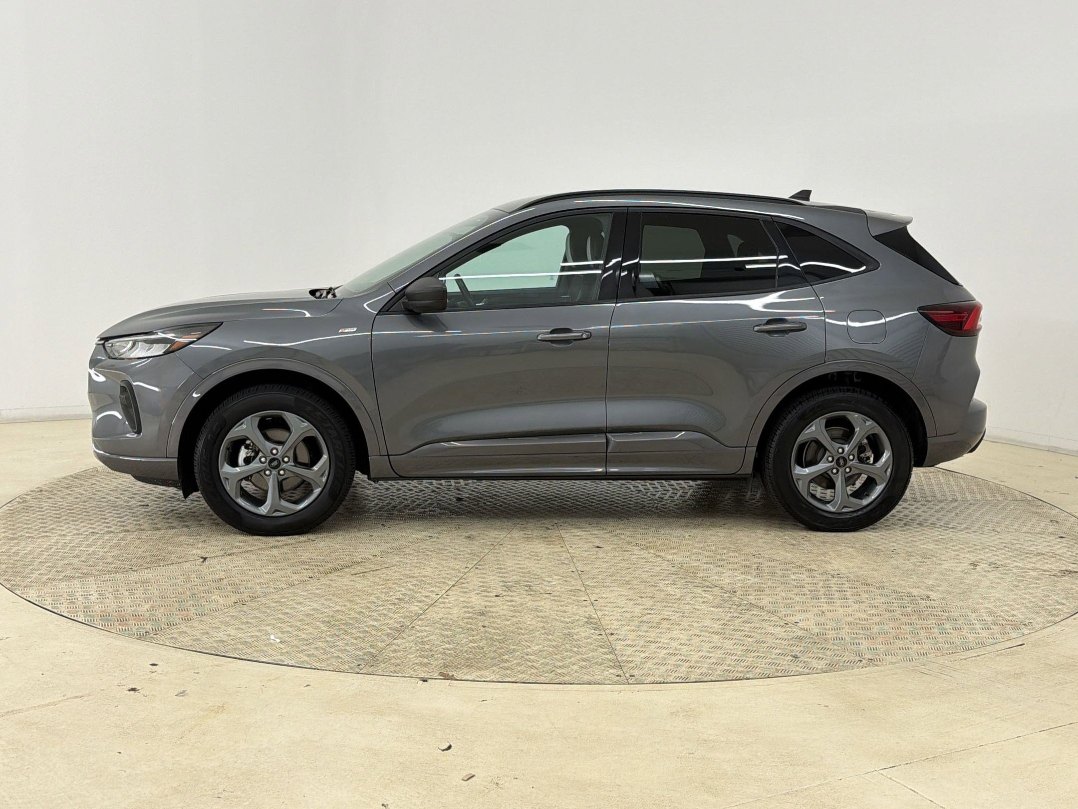 Certified 2024 Ford Escape ST-Line AWD/4WD video 2