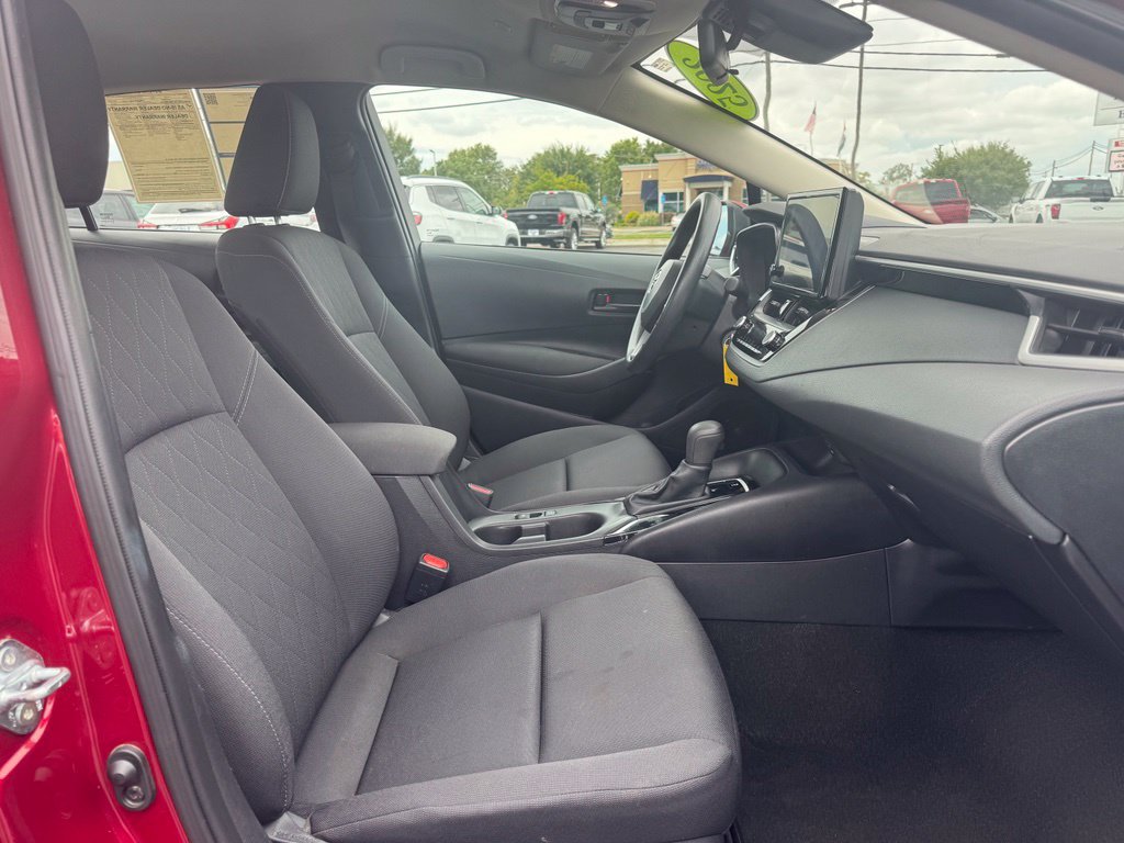 Used 2025 Toyota Corolla LE FWD image 16