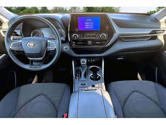 Used 2024 Toyota Highlander LE image 7
