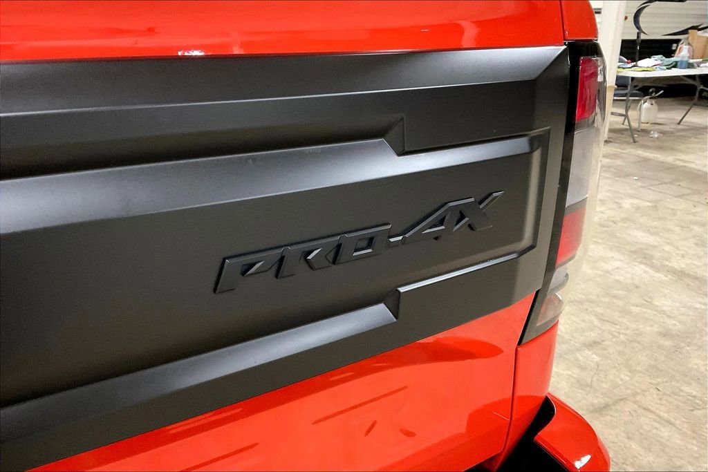 Used 2025 Nissan Frontier PRO-4X w/ Pro Convenience Package image 10