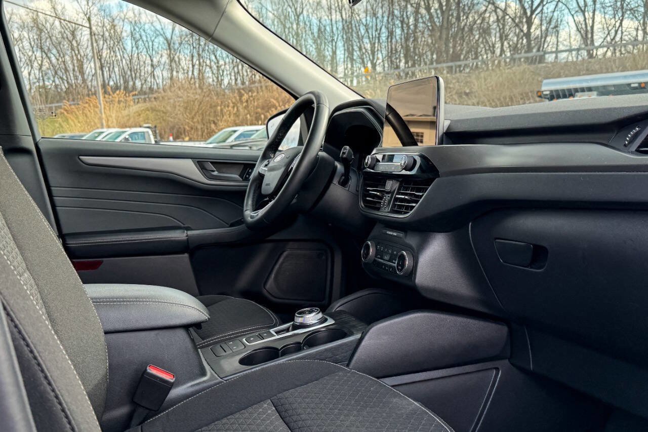 Certified 2023 Ford Escape Active AWD/4WD image 13