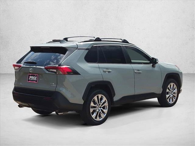Used 2021 Toyota RAV4 XLE Premium AWD/4WD image 5
