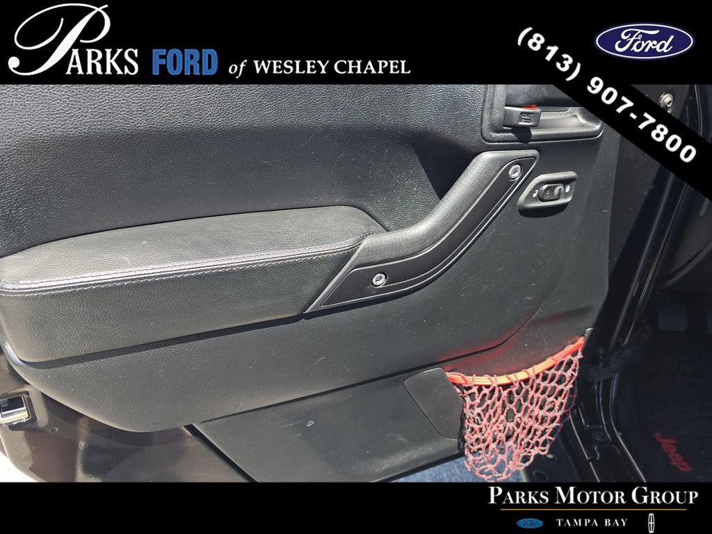 Used 2017 Jeep Wrangler Unlimited Rubicon AWD/4WD image 15