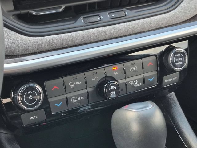 Used 2023 Jeep Compass Latitude w/ Convenience Group AWD/4WD image 22