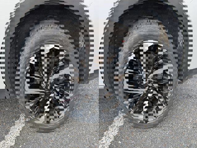 Used 2024 Mitsubishi Outlander SE image 30