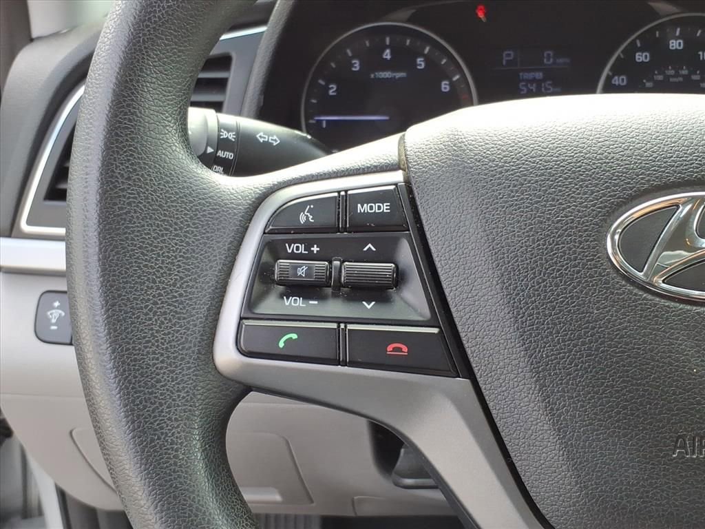 Used 2017 Hyundai Elantra SE FWD image 16
