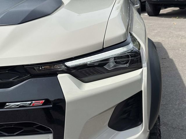 Used 2026 Chevrolet Colorado ZR2 w/ Technology Package AWD/4WD image 10