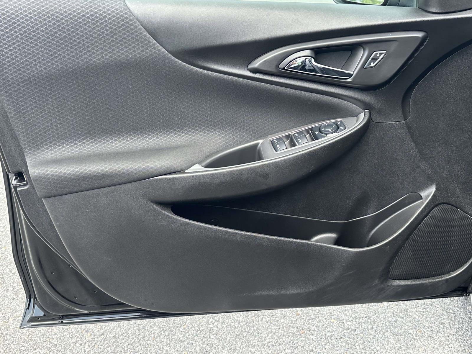 Used 2025 Chevrolet Malibu LT FWD image 16