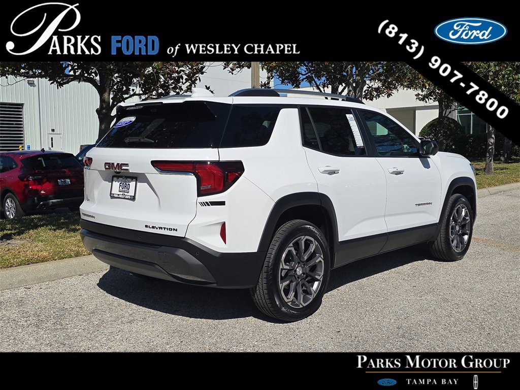 Used 2026 GMC Terrain Elevation w/ Elevation Premium Package image 3
