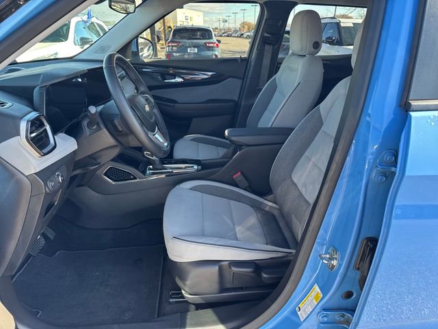 Used 2024 Chevrolet TrailBlazer LT w/ LT Cold Weather Package image 17