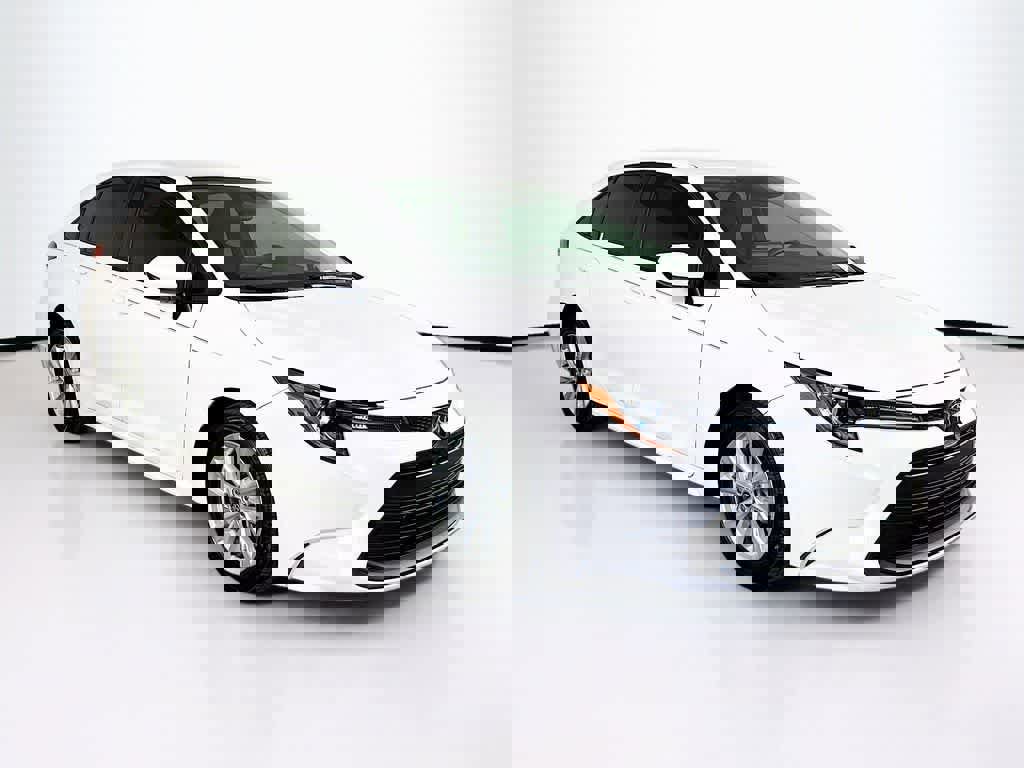 Used 2023 Toyota Corolla LE w/ LE Convenience Package image 7