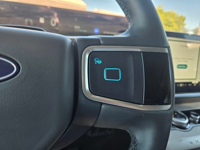 Certified 2025 Ford Expedition Active AWD/4WD image 27