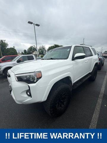 Used 2022 Toyota 4Runner SR5 AWD/4WD image 5