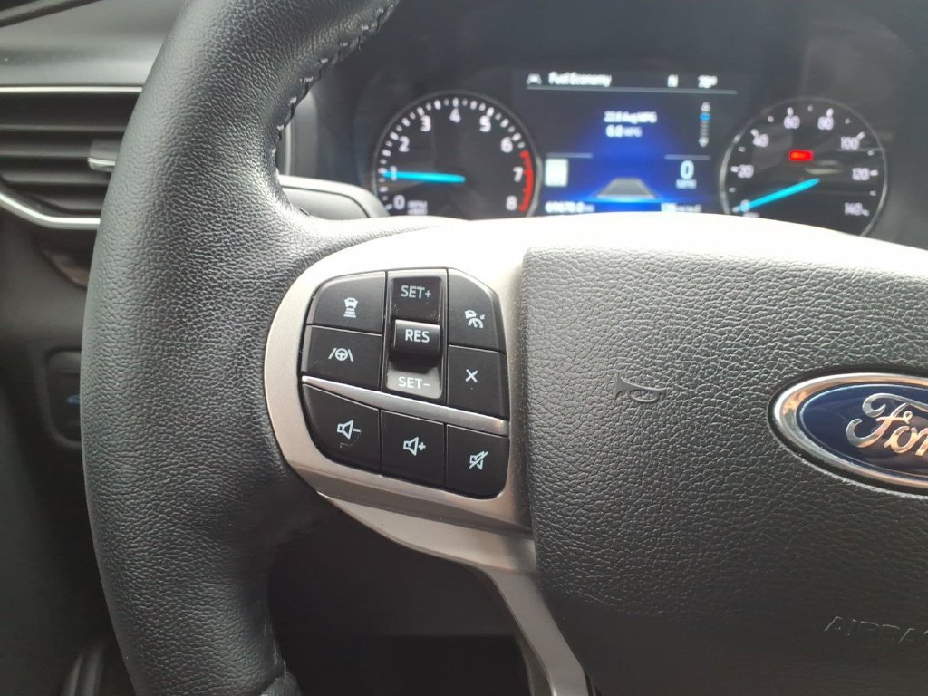 Certified 2022 Ford Explorer Limited w/ Equipment Group 301A AWD/4WD image 17