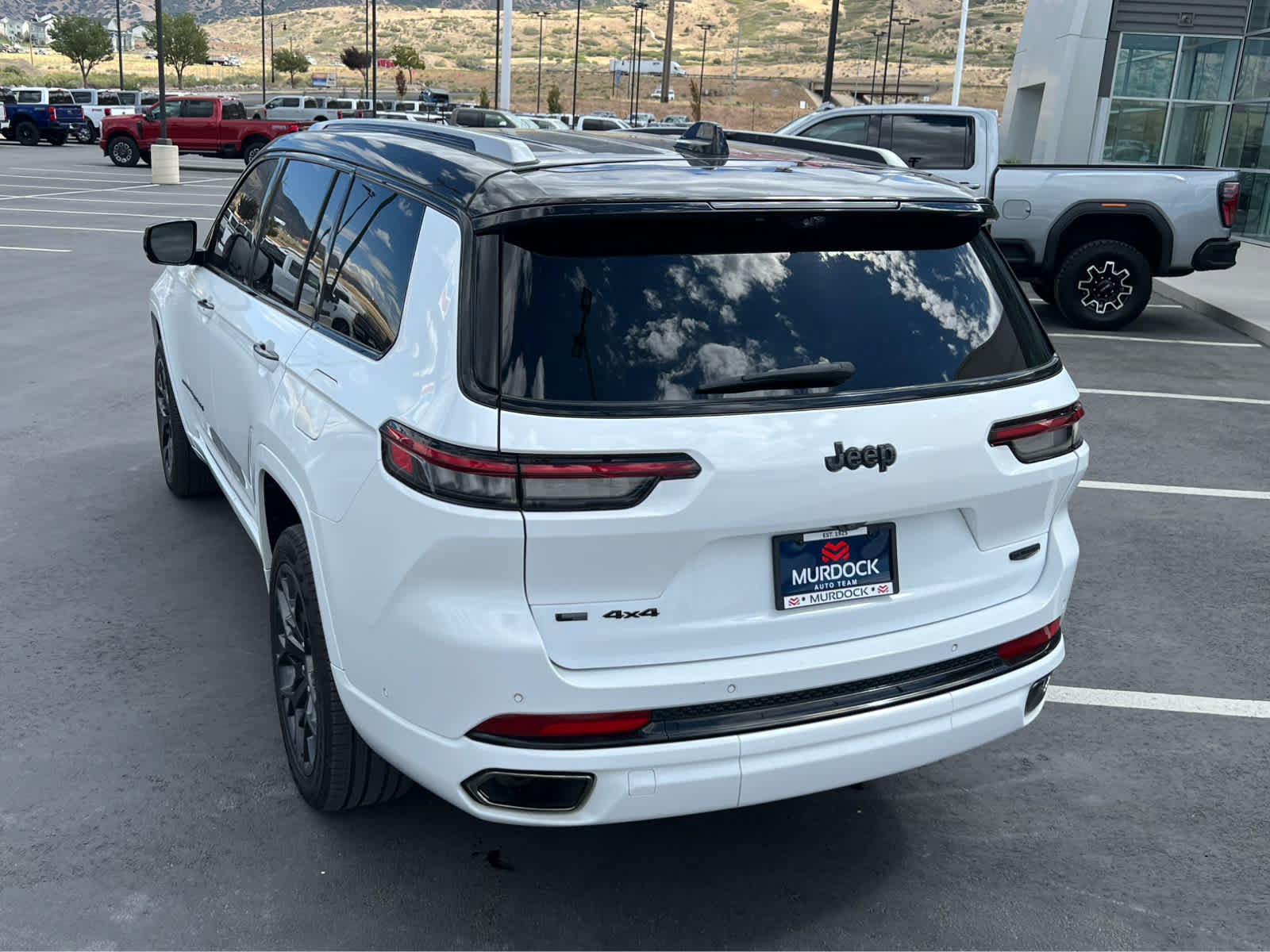 Used 2023 Jeep Grand Cherokee L Summit w/ Advanced Protech Group IV AWD/4WD image 11