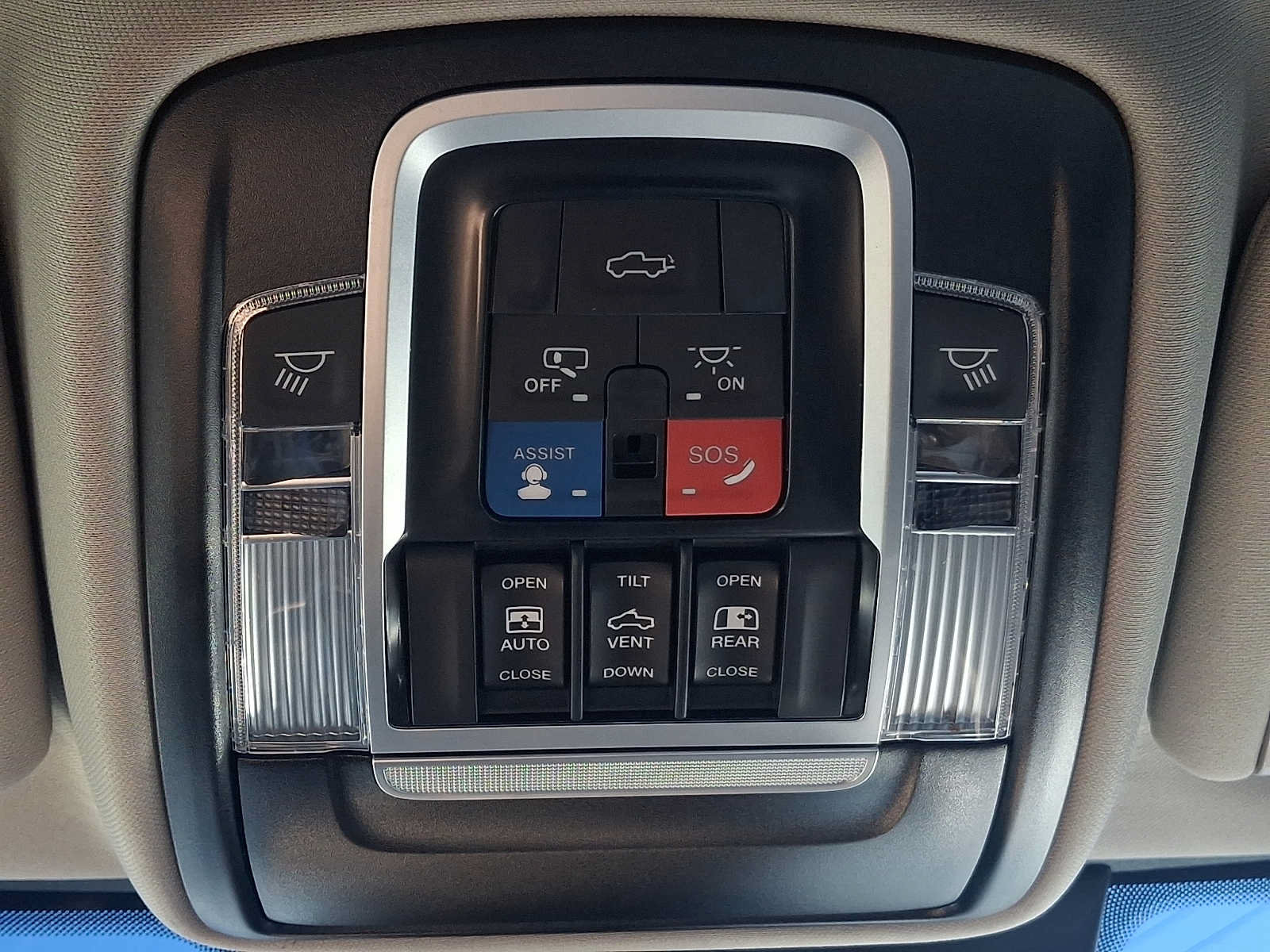 Used 2024 RAM 3500 Laramie w/ Safety Group AWD/4WD image 29