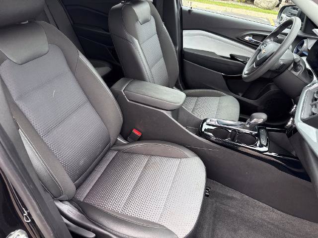 Used 2025 Chevrolet Trax LT FWD image 8