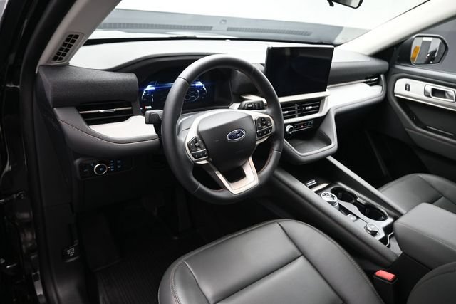 Certified 2025 Ford Explorer Active w/ Active Comfort Package AWD/4WD image 9