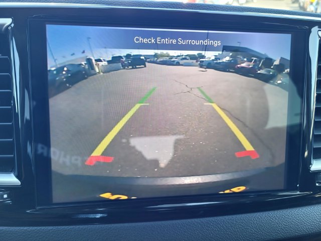 Used 2024 Chrysler Pacifica Touring-L FWD image 16
