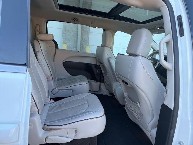 Used 2020 Chrysler Pacifica Limited image 29