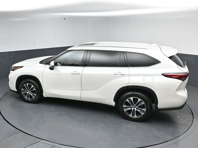 Used 2021 Toyota Highlander XLE AWD/4WD image 49