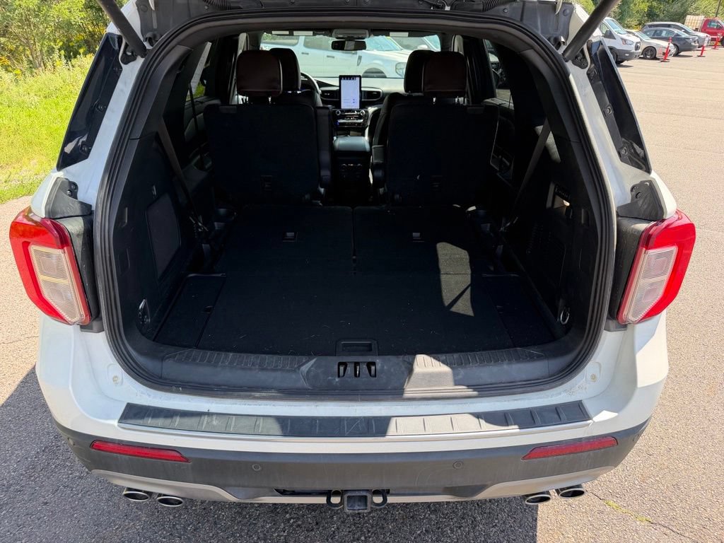 Certified 2024 Ford Explorer Platinum w/ Technology Package AWD/4WD image 25