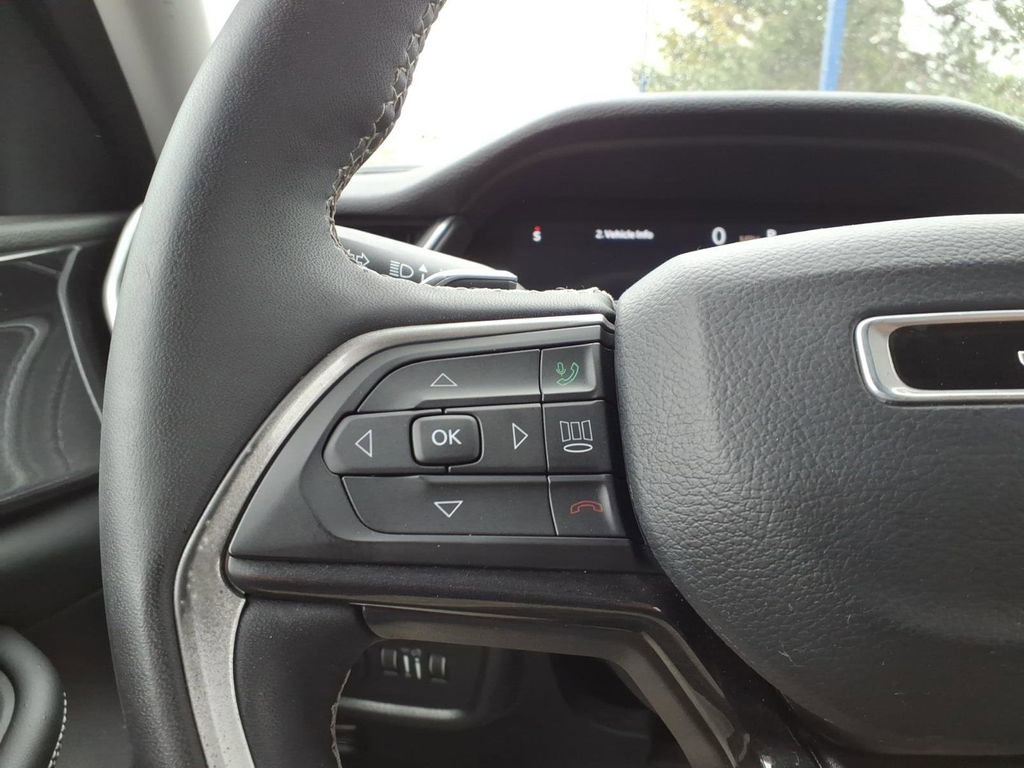 Used 2023 Jeep Grand Cherokee L Laredo w/ Luxury Tech Group I AWD/4WD image 18
