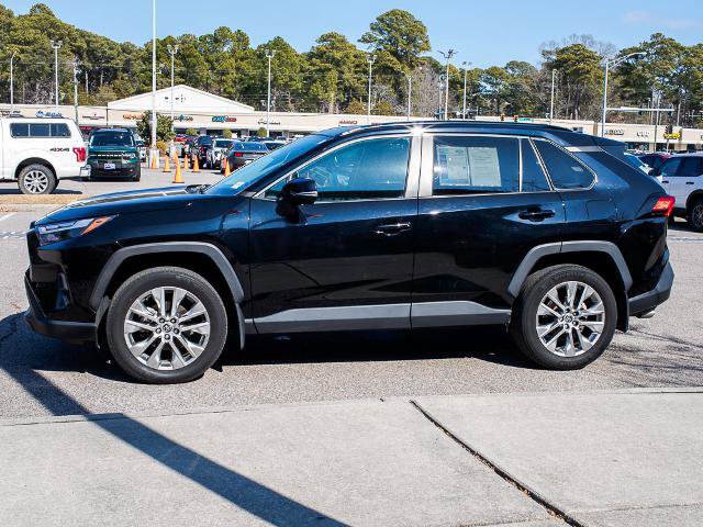 Used 2023 Toyota RAV4 XLE Premium image 3