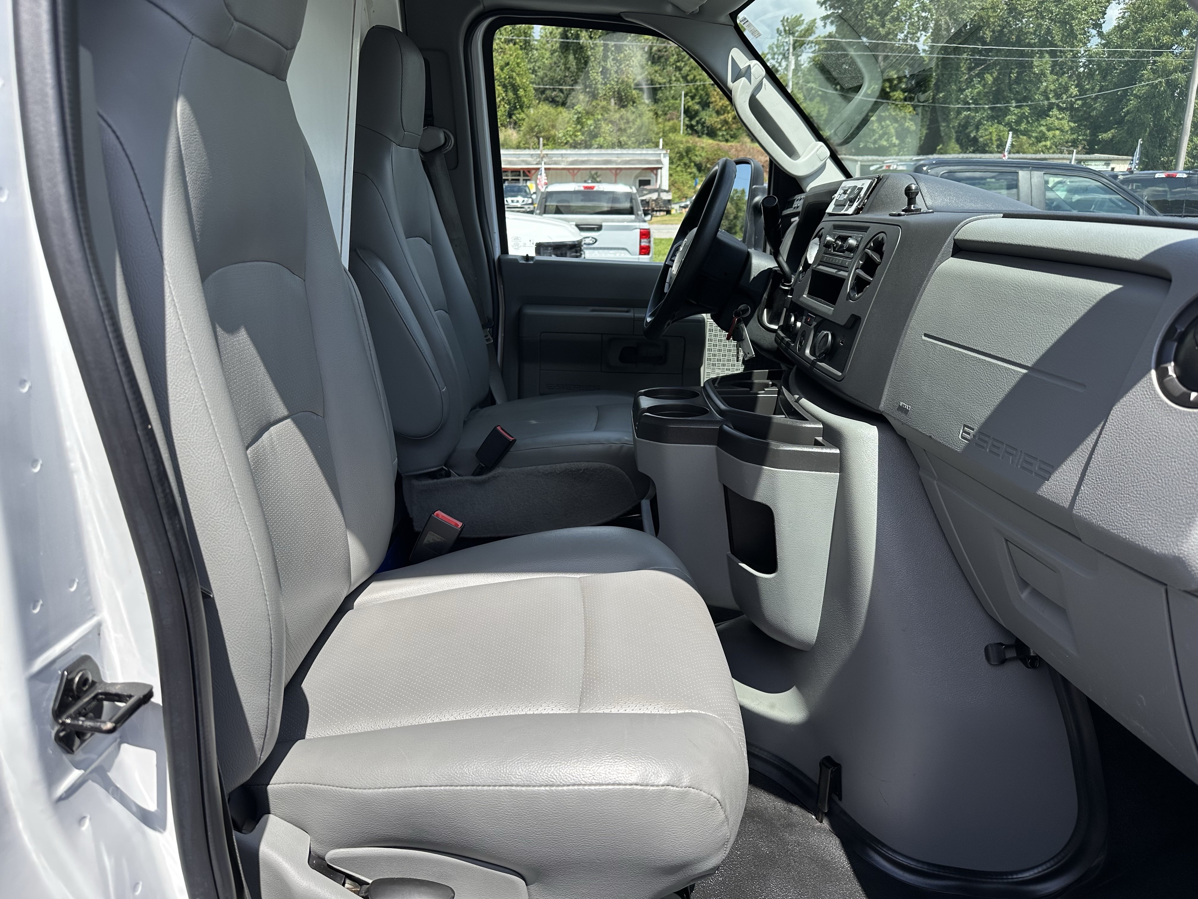 Certified 2024 Ford E-350 and Econoline 350 Super Duty w/ Power Windows & Locks Group RWD image 13