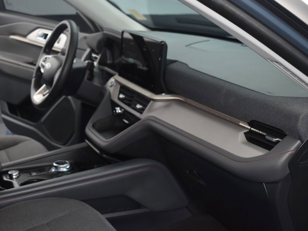 Certified 2025 Ford Explorer Active image 16