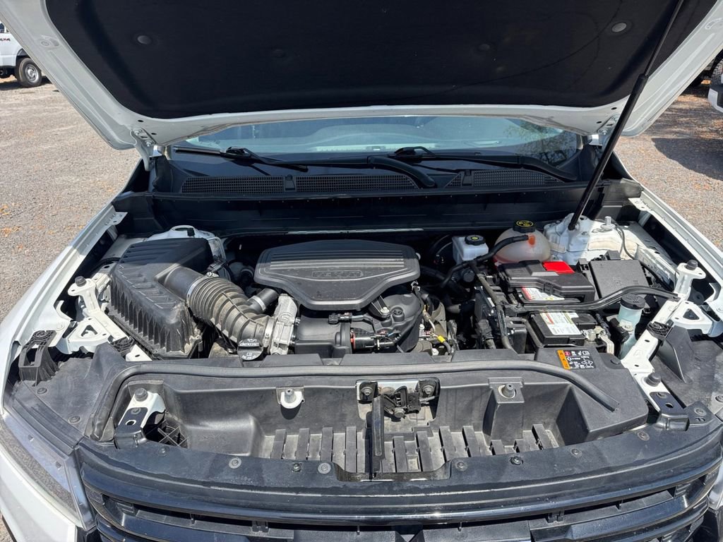 Used 2021 GMC Acadia SLE w/ Driver Convenience Package FWD image 31