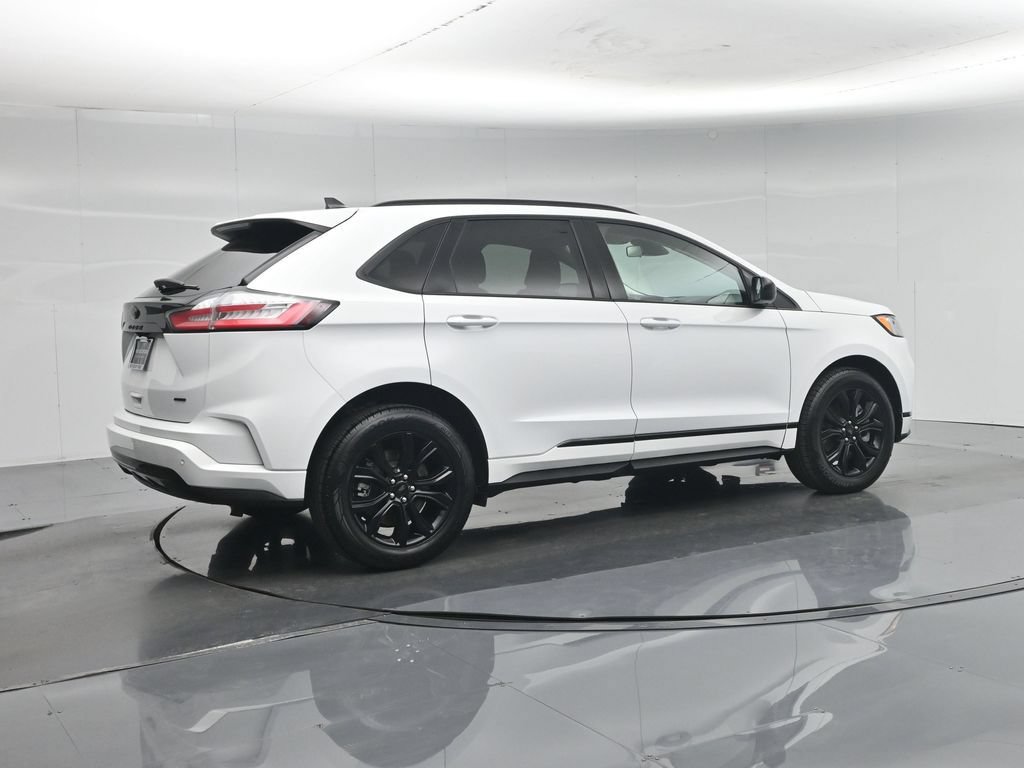 Certified 2022 Ford Edge SE w/ Black Appearance Package AWD/4WD image 27