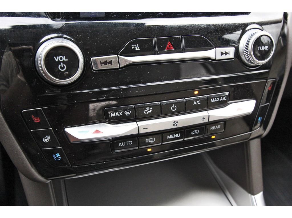 Certified 2024 Ford Explorer Platinum w/ Technology Package AWD/4WD image 26