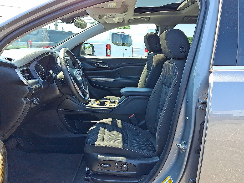 Used 2023 GMC Acadia SLE w/ Driver Convenience Package AWD/4WD image 17