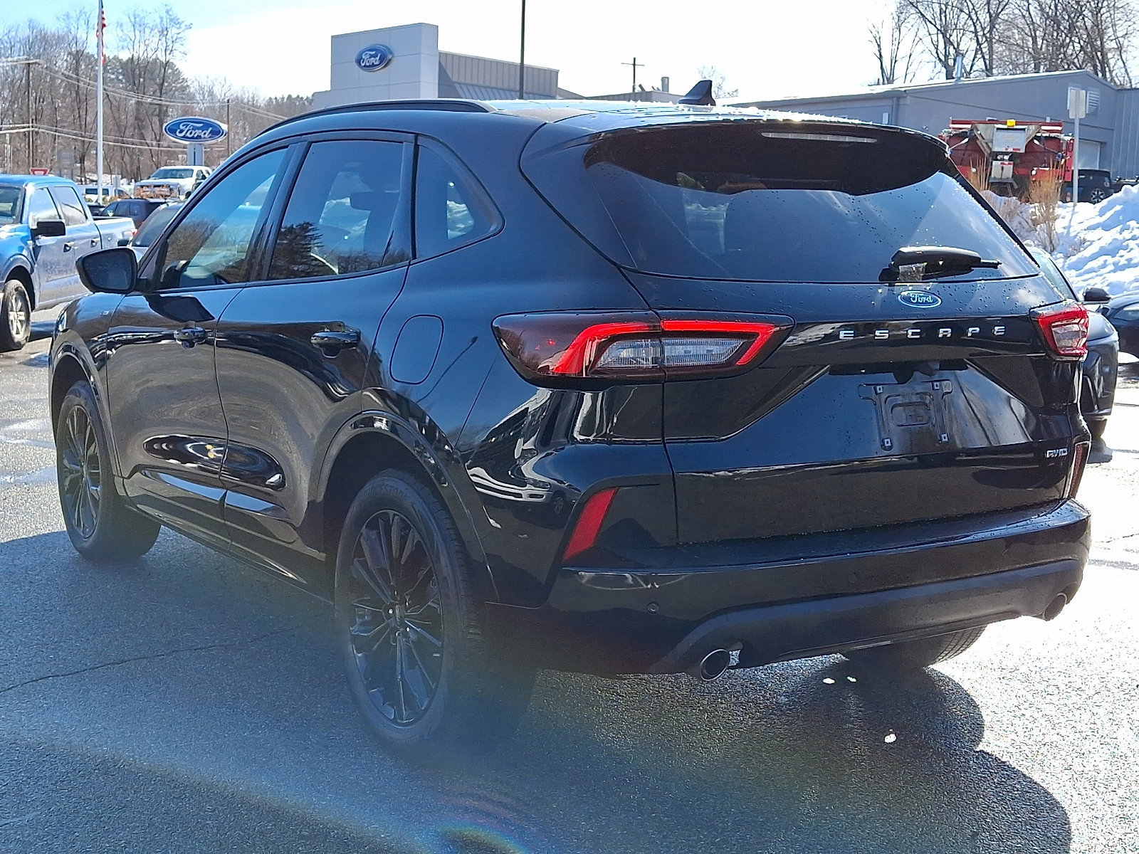 Certified 2025 Ford Escape ST-Line Elite w/ Premium Technology Package AWD/4WD image 5