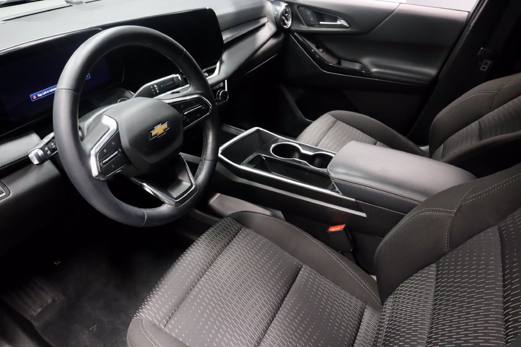 Used 2025 Chevrolet Equinox LT FWD image 23