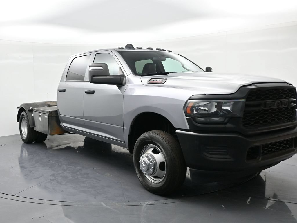 Used 2024 RAM 3500 Tradesman w/ Cold Weather Group RWD image 4