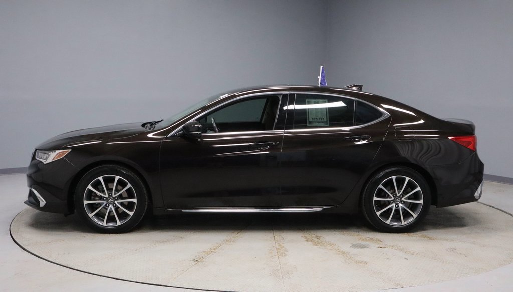 Used 2018 Acura TLX V6 SH-AWD w/ Technology Pkg image 2