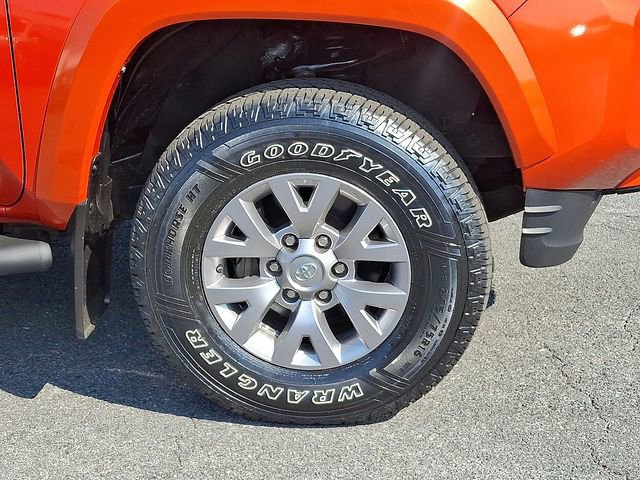 Used 2017 Toyota Tacoma SR5 w/ Tow Package AWD/4WD image 8