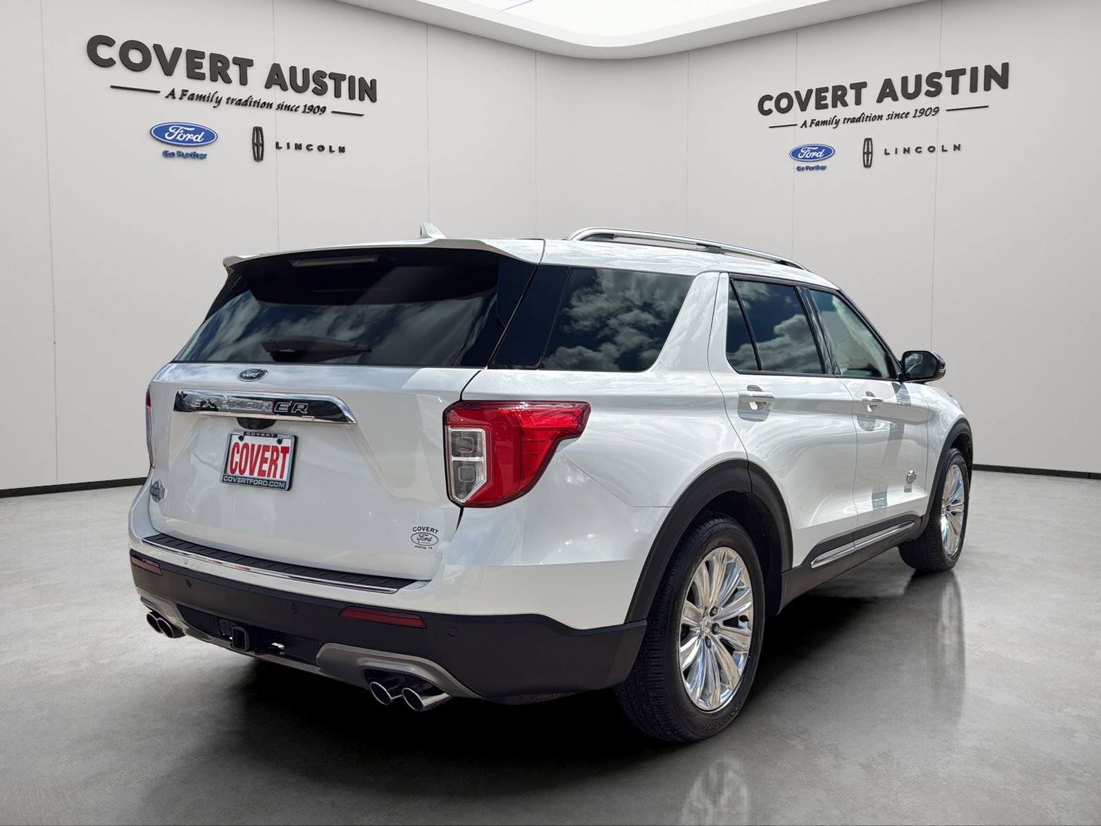 Certified 2021 Ford Explorer King Ranch w/ Premium Technology Package RWD image 5