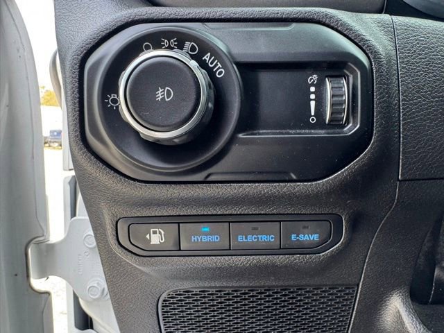 Used 2023 Jeep Wrangler Unlimited w/ Cold Weather Group AWD/4WD image 27