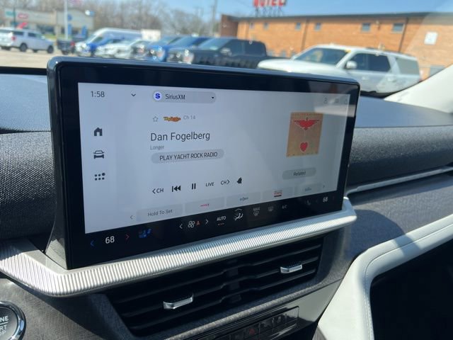 Certified 2025 Ford Explorer Platinum w/ LUX Leather Package AWD/4WD image 14