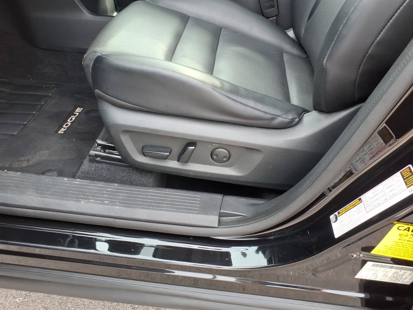 Used 2021 Nissan Rogue SV w/ Premium Package AWD/4WD image 11