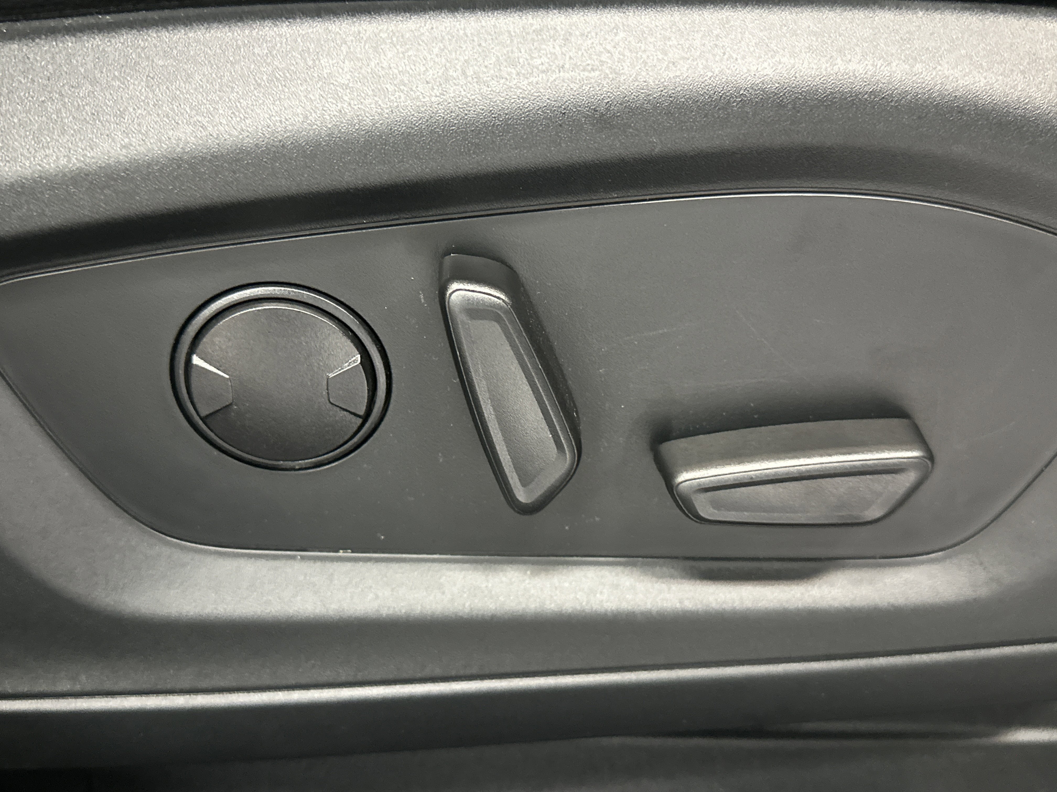 Certified 2023 Ford Explorer ST-Line w/ Class IV Trailer Tow Package image 26