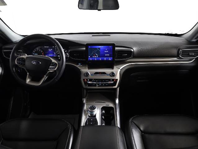 Certified 2021 Ford Explorer XLT w/ Equipment Group 202A image 14