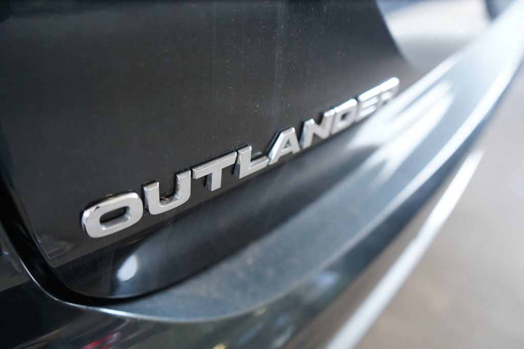 Used 2025 Mitsubishi Outlander SE FWD image 7