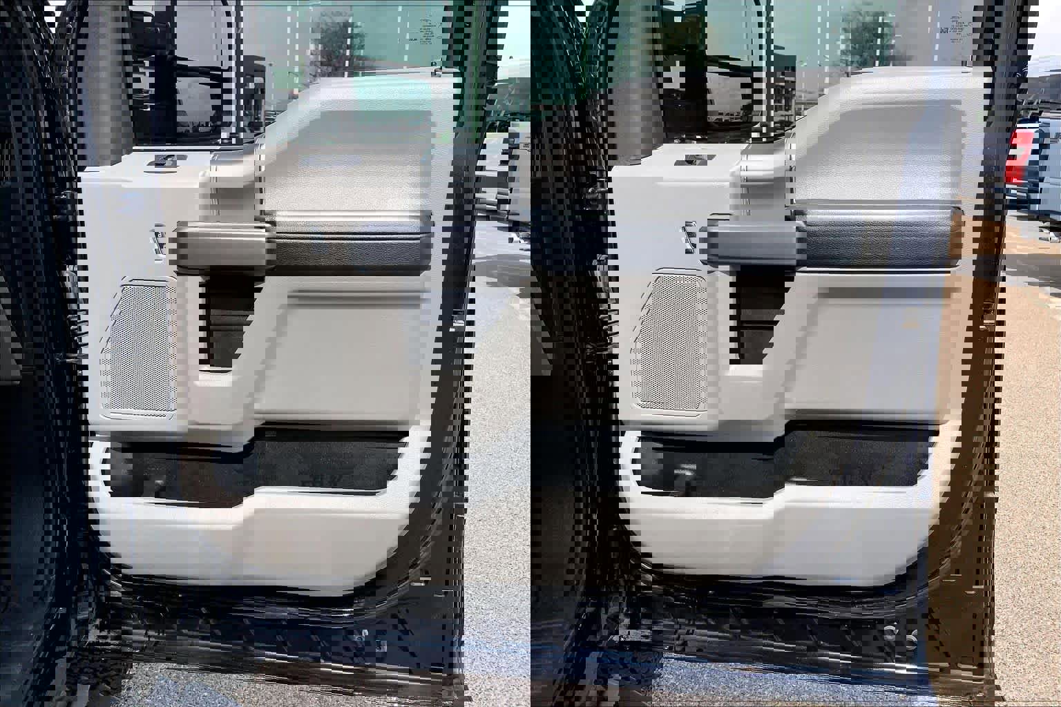 Certified 2022 Ford F250 XLT w/ XLT Premium Package image 23