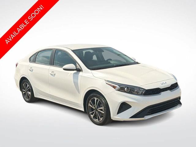 Used 2024 Kia Forte LXS FWD image 2