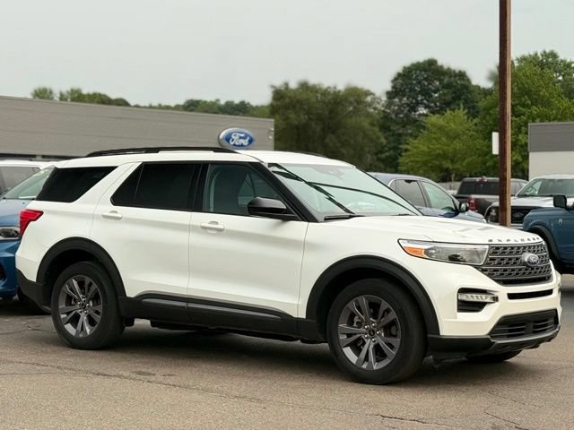 Certified 2023 Ford Explorer XLT w/ Equipment Group 202A AWD/4WD image 31