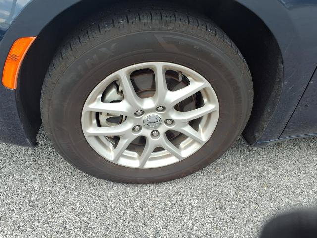 Used 2025 Chrysler Pacifica Select FWD image 5